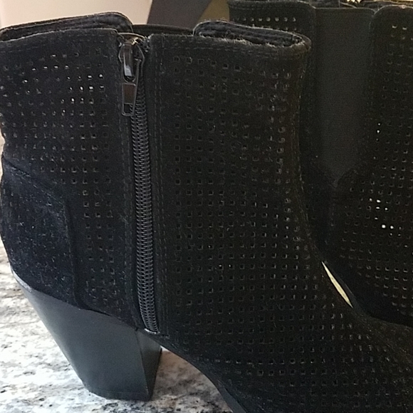 Open toe boot - Picture 3 of 5